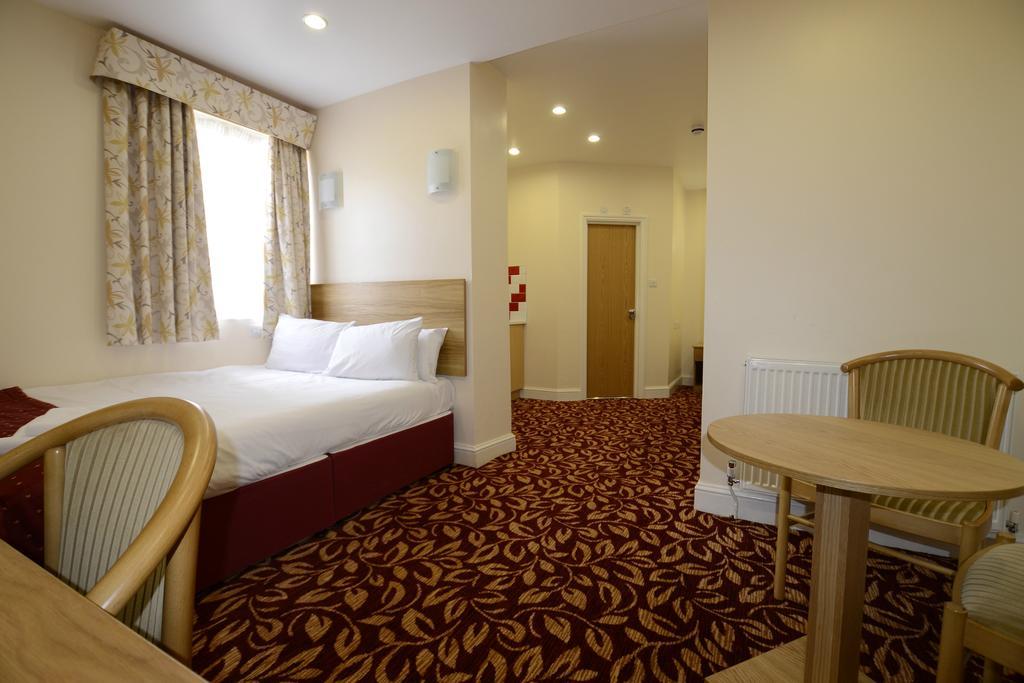 Best Western London Ilford Hotel Екстериор снимка