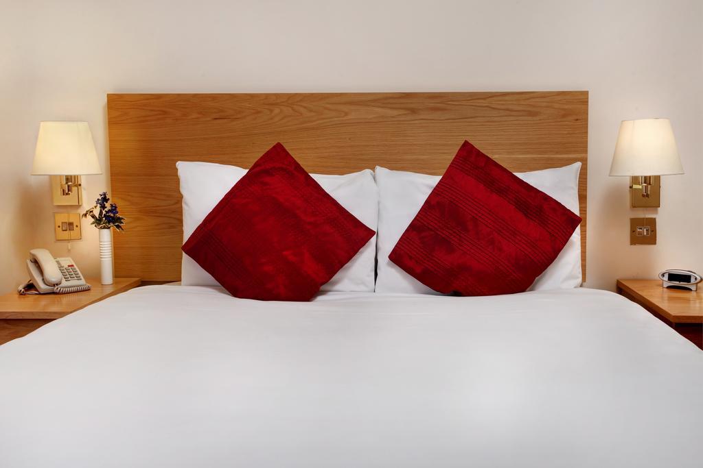 Best Western London Ilford Hotel Екстериор снимка